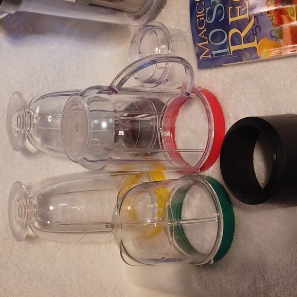 Magic bullet blender and lid attachments, extractor, cross blade, confort lids - Picture 4 of 8